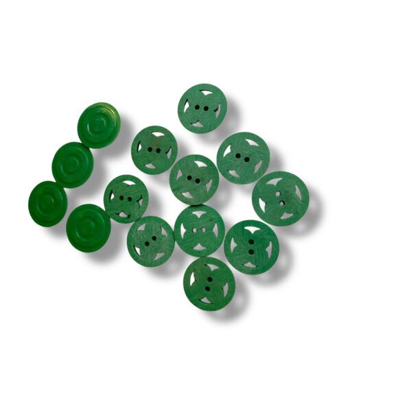 Lot of 14 Green Midcentury Buttons Acrylic Clover Design .9" (23mm) - Picture 4 of 5